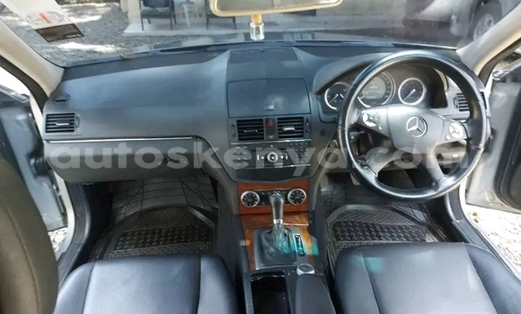 Nunua Ilio tumika Mercedes-Benz C250 coupe Nyingine Gari ndani ya Nairobi nchini Nairobi Nunua Ilio tumika Mercedes-Benz C250 coupe Nyingine Gari ndani ya Nairobi nchini Nairobi