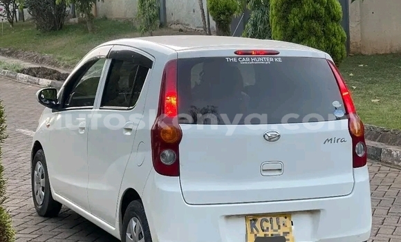 Buy Used Daihatsu Mira White Car in Kajiado in Rift Valley Buy Used Daihatsu Mira White Car in Kajiado in Rift Valley