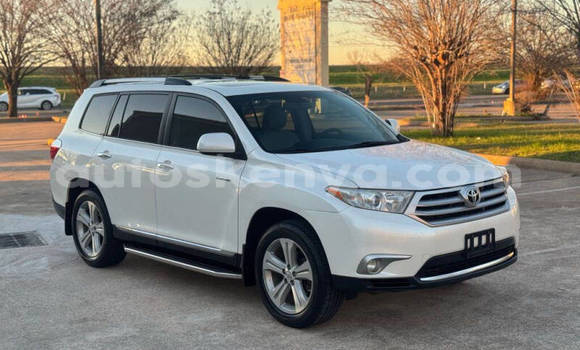 Buy Used Toyota Highlander White Car in Mombasa in Coastal Kenya Buy Used Toyota Highlander White Car in Mombasa in Coastal Kenya