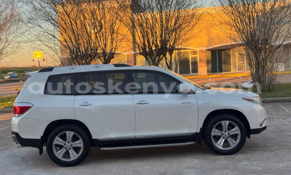 Buy Used Toyota Highlander White Car in Mombasa in Coastal Kenya Buy Used Toyota Highlander White Car in Mombasa in Coastal Kenya