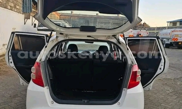 Buy Used Honda Fit White Car in Bute in Northeast Kenya Buy Used Honda Fit White Car in Bute in Northeast Kenya