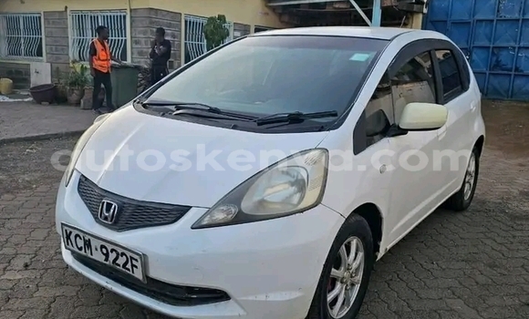 Buy Used Honda Fit White Car in Bute in Northeast Kenya Buy Used Honda Fit White Car in Bute in Northeast Kenya