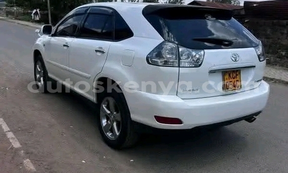 Nunua Ilio tumika Toyota Harrier Nyeupe Gari ndani ya Gazi nchini Pwani