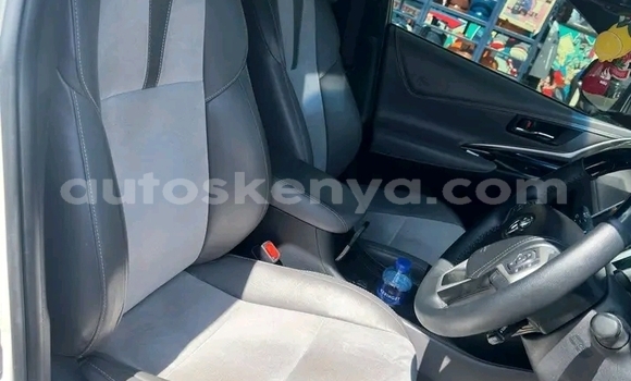 Buy Used Toyota Harrier White Car in Bute in Northeast Kenya Buy Used Toyota Harrier White Car in Bute in Northeast Kenya