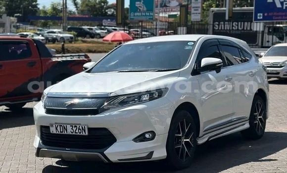 Buy Used Toyota Harrier White Car in Bute in Northeast Kenya Buy Used Toyota Harrier White Car in Bute in Northeast Kenya