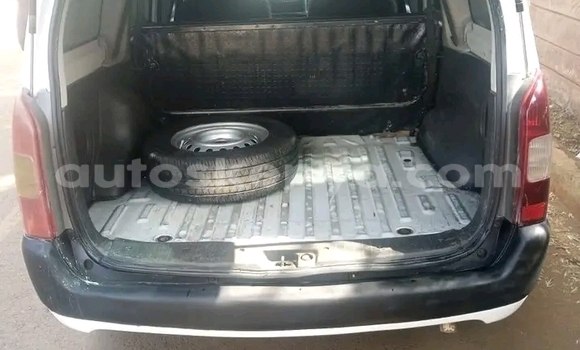 Buy Used Toyota Probox White Car in Bute in Northeast Kenya Buy Used Toyota Probox White Car in Bute in Northeast Kenya