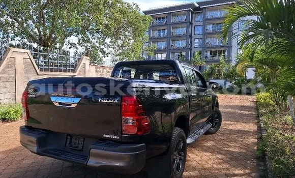 Buy Used Toyota Hilux Black Car in Bute in Northeast Kenya