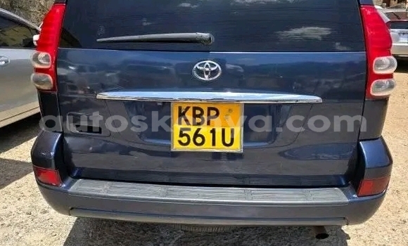 Nunua Ilio tumika Toyota Land Cruiser Prado Kijani Gari ndani ya Bute nchini Kaskazini Mashariki mwa Kenya