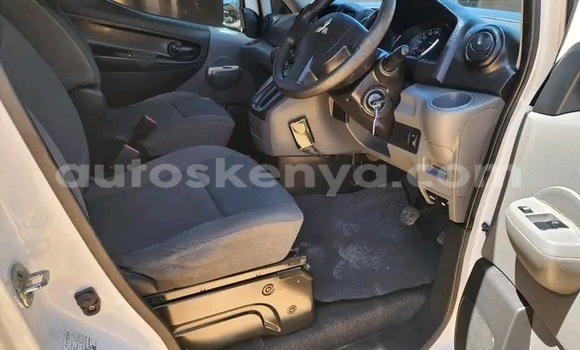 Buy Used Mitsubishi Delica White Car in Bute in Northeast Kenya Buy Used Mitsubishi Delica White Car in Bute in Northeast Kenya