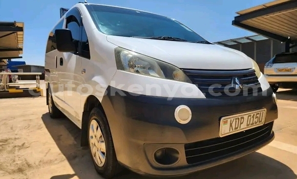 Buy Used Mitsubishi Delica White Car in Bute in Northeast Kenya Buy Used Mitsubishi Delica White Car in Bute in Northeast Kenya