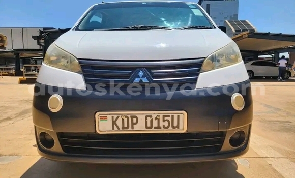 Buy Used Mitsubishi Delica White Car in Bute in Northeast Kenya Buy Used Mitsubishi Delica White Car in Bute in Northeast Kenya