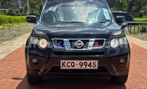 Oofamaa Nissan X–Trail Black Makiinaa iti Nairobi keessatti Nairobi keessatti