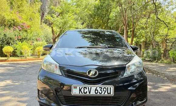 Oofamaa Toyota Vitz Black Makiinaa iti Nairobi keessatti Nairobi keessatti