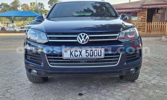 Oofamaa Volkswagen Touareg Black Makiinaa iti Nairobi keessatti Nairobi keessatti
