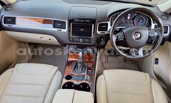 Oofamaa Volkswagen Touareg Black Makiinaa iti Nairobi keessatti Nairobi keessatti Oofamaa Volkswagen Touareg Black Makiinaa iti Nairobi keessatti Nairobi keessatti