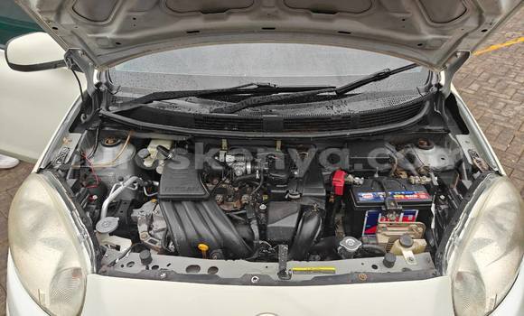 Oofamaa Nissan March White Makiinaa iti Nairobi keessatti Nairobi keessatti Oofamaa Nissan March White Makiinaa iti Nairobi keessatti Nairobi keessatti