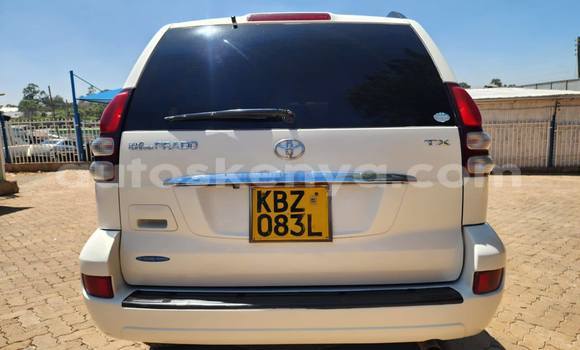 Oofamaa Toyota Prado White Makiinaa iti Nairobi keessatti Nairobi keessatti Oofamaa Toyota Prado White Makiinaa iti Nairobi keessatti Nairobi keessatti