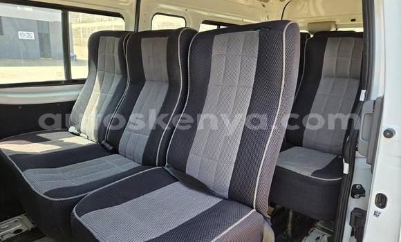 Oofamaa Nissan Caravan White Makiinaa iti Nairobi keessatti Nairobi keessatti Oofamaa Nissan Caravan White Makiinaa iti Nairobi keessatti Nairobi keessatti