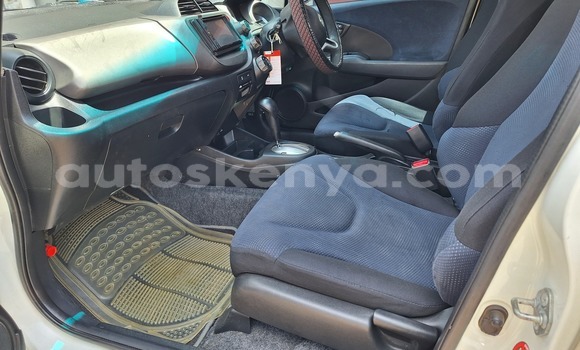 Oofamaa Honda Fit White Makiinaa iti Nairobi keessatti Nairobi keessatti Oofamaa Honda Fit White Makiinaa iti Nairobi keessatti Nairobi keessatti