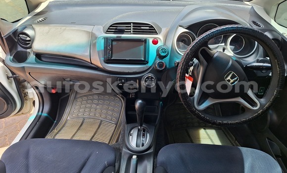 Oofamaa Honda Fit White Makiinaa iti Nairobi keessatti Nairobi keessatti Oofamaa Honda Fit White Makiinaa iti Nairobi keessatti Nairobi keessatti