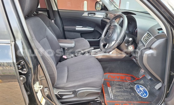 Oofamaa Subaru Forester Black Makiinaa iti Changamwe keessatti Coast keessatti Oofamaa Subaru Forester Black Makiinaa iti Changamwe keessatti Coast keessatti