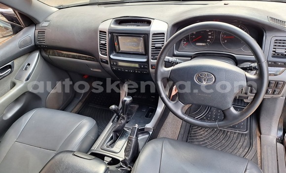 Oofamaa Toyota Land Cruiser Prado Black Makiinaa iti Nairobi keessatti Nairobi keessatti Oofamaa Toyota Land Cruiser Prado Black Makiinaa iti Nairobi keessatti Nairobi keessatti