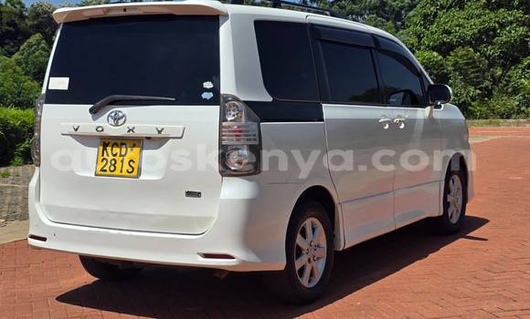 Oofamaa Toyota Voxy White Makiinaa iti Nairobi keessatti Nairobi keessatti Oofamaa Toyota Voxy White Makiinaa iti Nairobi keessatti Nairobi keessatti