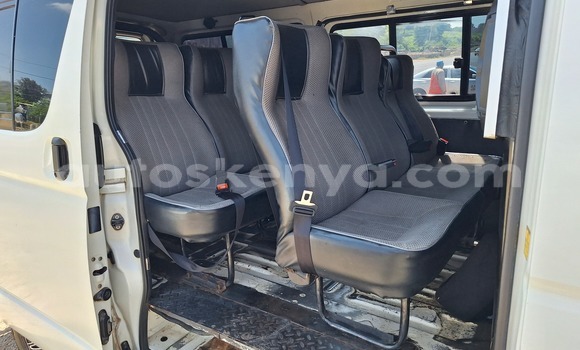 Oofamaa Toyota Hiace White Makiinaa iti Nairobi keessatti Nairobi keessatti Oofamaa Toyota Hiace White Makiinaa iti Nairobi keessatti Nairobi keessatti