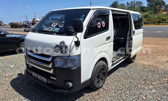 Oofamaa Toyota Hiace White Makiinaa iti Nairobi keessatti Nairobi keessatti Oofamaa Toyota Hiace White Makiinaa iti Nairobi keessatti Nairobi keessatti