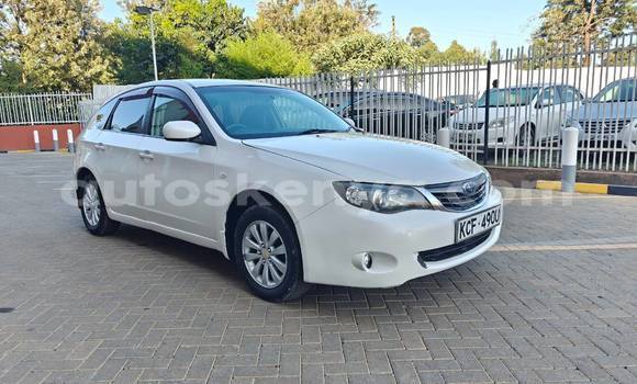 Oofamaa Subaru Impreza White Makiinaa iti Nairobi keessatti Nairobi keessatti