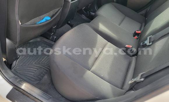 Oofamaa Mazda Axela White Makiinaa iti Nairobi keessatti Nairobi keessatti Oofamaa Mazda Axela White Makiinaa iti Nairobi keessatti Nairobi keessatti
