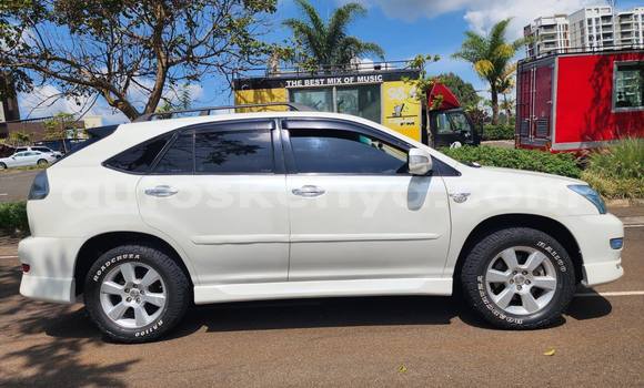 Oofamaa Toyota Harrier White Makiinaa iti Nairobi keessatti Nairobi keessatti Oofamaa Toyota Harrier White Makiinaa iti Nairobi keessatti Nairobi keessatti