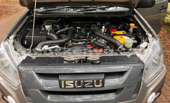 Nunua Ilio tumika Isuzu D–MAX Fedha Gari ndani ya Machakos nchini Mashariki ya Kenya Nunua Ilio tumika Isuzu D–MAX Fedha Gari ndani ya Machakos nchini Mashariki ya Kenya