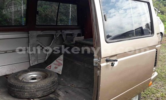 Nunua Ilio tumika Volkswagen Transporter Brown Gari ndani ya Machakos nchini Nairobi Nunua Ilio tumika Volkswagen Transporter Brown Gari ndani ya Machakos nchini Nairobi