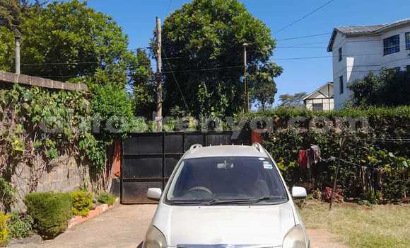 Oofamaa Toyota Spacio Silver Makiinaa iti Kikuyu keessatti Nairobi keessatti Oofamaa Toyota Spacio Silver Makiinaa iti Kikuyu keessatti Nairobi keessatti