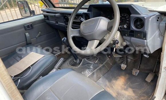 Buy Used Toyota Land Cruiser White Car in Machakos in Nairobi Buy Used Toyota Land Cruiser White Car in Machakos in Nairobi