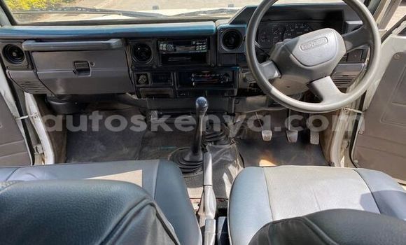 Buy Used Toyota Land Cruiser White Car in Machakos in Nairobi Buy Used Toyota Land Cruiser White Car in Machakos in Nairobi