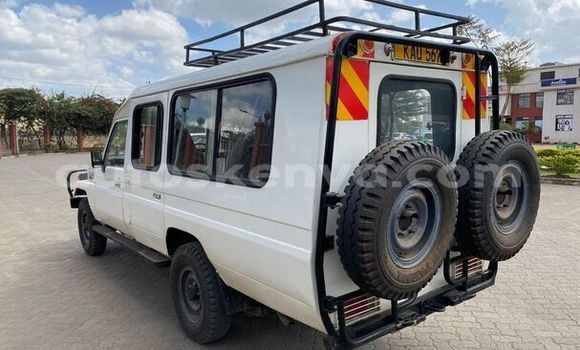 Buy Used Toyota Land Cruiser White Car in Machakos in Nairobi Buy Used Toyota Land Cruiser White Car in Machakos in Nairobi
