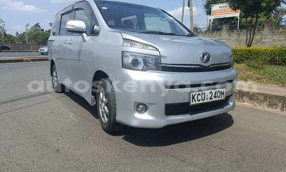 Nunua Ilio tumika Toyota Voxy Fedha Gari ndani ya Nairobi nchini Nairobi Nunua Ilio tumika Toyota Voxy Fedha Gari ndani ya Nairobi nchini Nairobi
