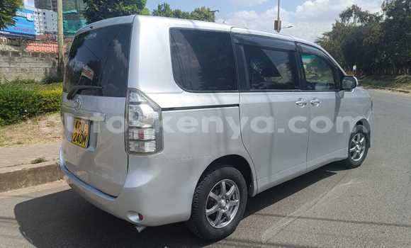 Nunua Ilio tumika Toyota Voxy Fedha Gari ndani ya Nairobi nchini Nairobi Nunua Ilio tumika Toyota Voxy Fedha Gari ndani ya Nairobi nchini Nairobi