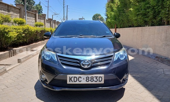 Nunua Ilio tumika Toyota Avensis Bluu Gari ndani ya Nairobi nchini Nairobi