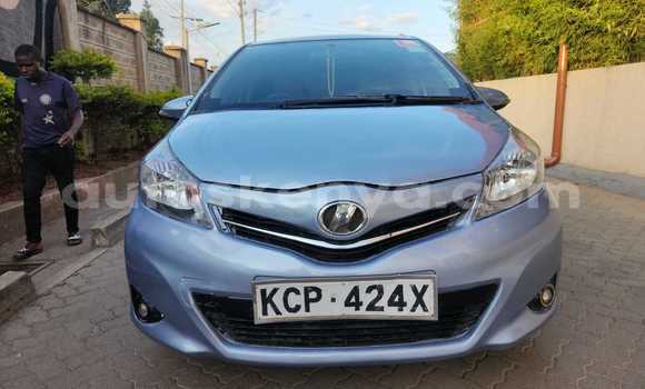 Oofamaa Toyota Vitz White Makiinaa iti Nairobi keessatti Nairobi keessatti