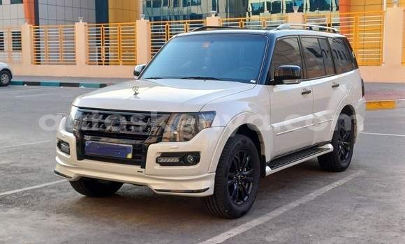 Buy Used Mitsubishi Pajero White Car in Nairobi in Nairobi