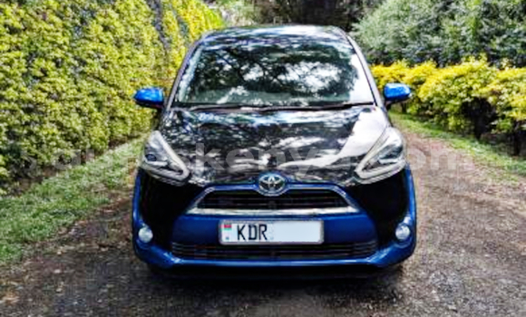 Nunua Ilio tumika Toyota Sienta Bluu Gari ndani ya Nairobi nchini Nairobi