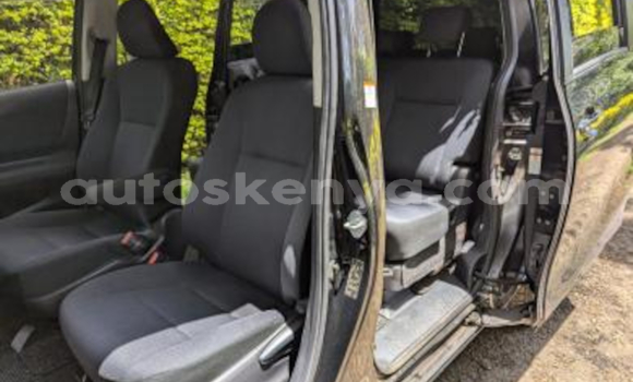 Buy Used Toyota Sienta Blue Car in Nairobi in Nairobi Buy Used Toyota Sienta Blue Car in Nairobi in Nairobi
