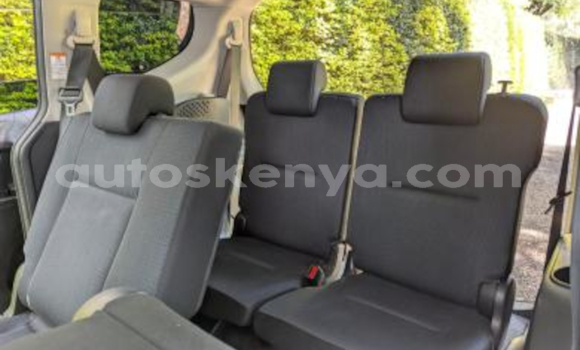 Buy Used Toyota Sienta Blue Car in Nairobi in Nairobi Buy Used Toyota Sienta Blue Car in Nairobi in Nairobi