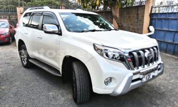 Nunua Ilio tumika Toyota Land Cruiser Prado Nyeupe Gari ndani ya Nairobi nchini Nairobi