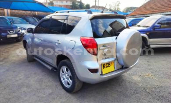Nunua Ilio tumika Toyota RAV4 Nyeupe Gari ndani ya Nairobi nchini Nairobi Nunua Ilio tumika Toyota RAV4 Nyeupe Gari ndani ya Nairobi nchini Nairobi