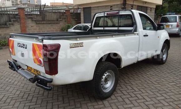 Nunua Ilio tumika Isuzu D–MAX Nyeupe Gari ndani ya Machakos nchini Mashariki ya Kenya Nunua Ilio tumika Isuzu D–MAX Nyeupe Gari ndani ya Machakos nchini Mashariki ya Kenya