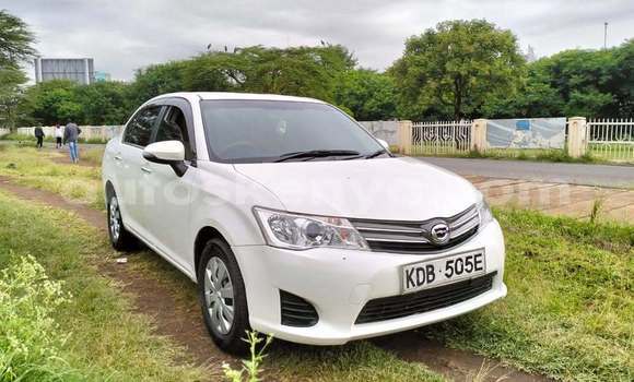 Oofamaa Toyota Axio White Makiinaa iti Machakos keessatti Nairobi keessatti